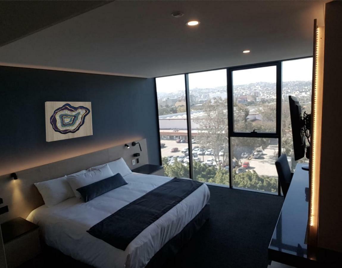 Quartz & 5* Tijuana