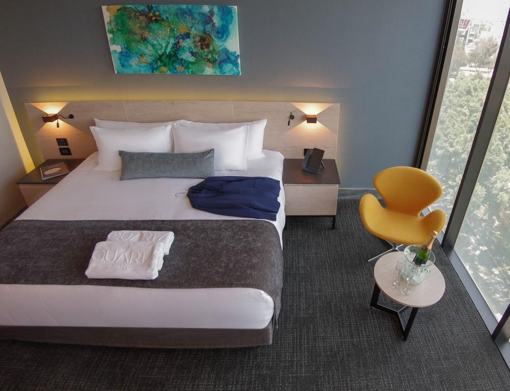 Hotel Quartz & Tijuana