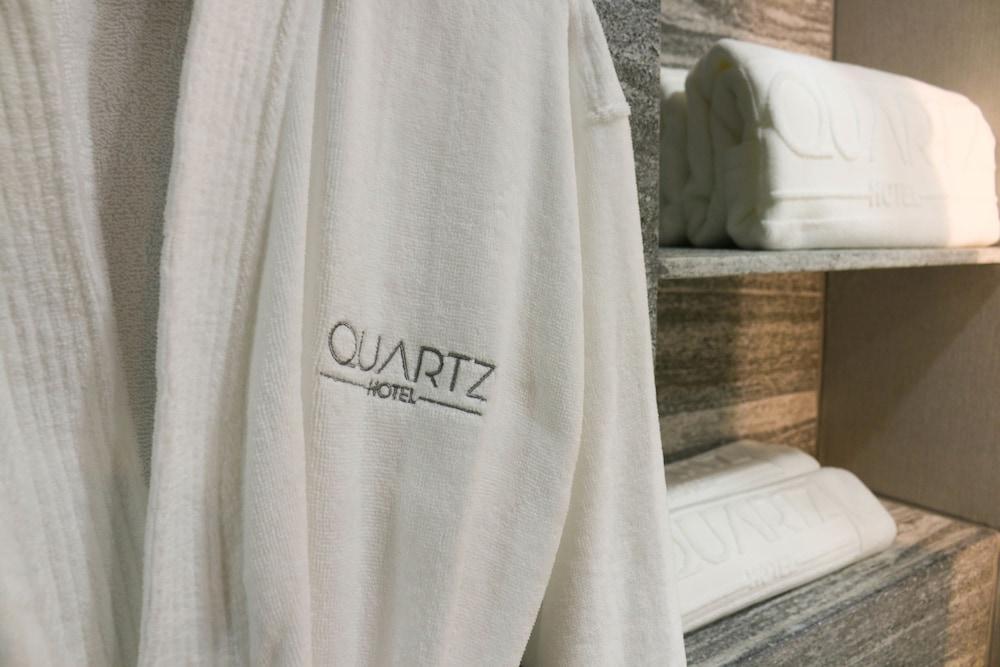 Quartz & Hotel